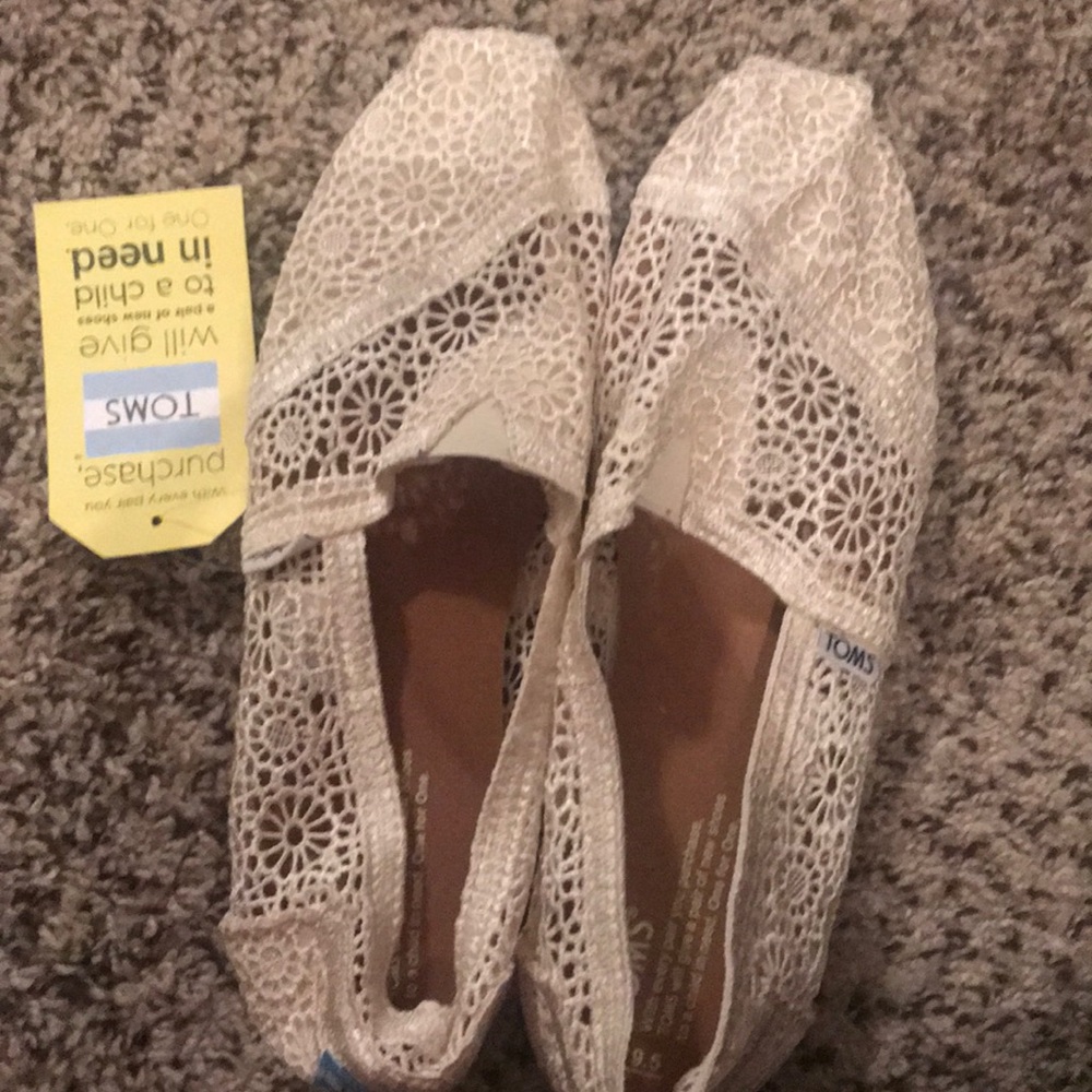 Lace Toms shoes